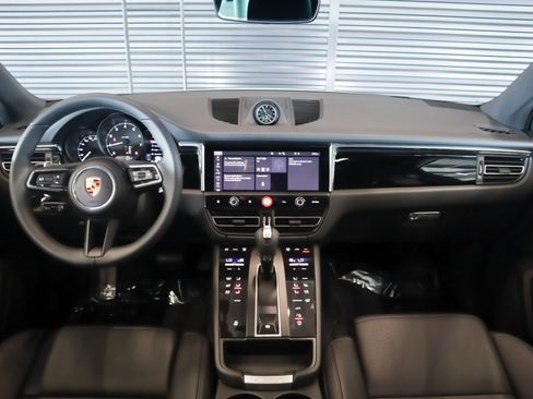 New 2026 Porsche Macan image 12