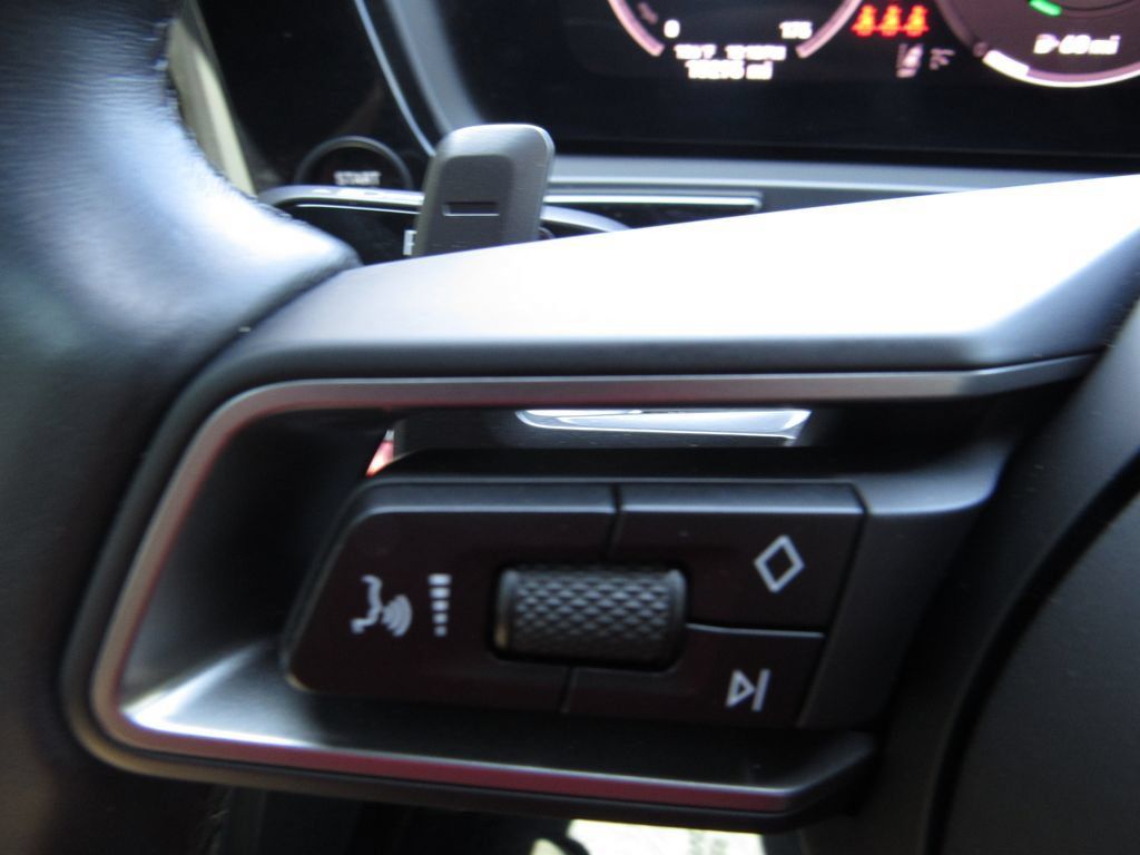 Certified 2025 Porsche Cayenne E-Hybrid AWD/4WD image 36