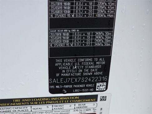 Used 2025 Land Rover Defender 110 S image 33