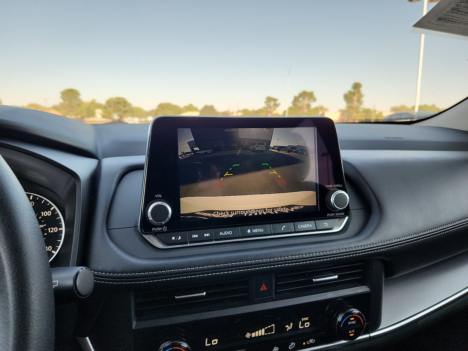 Used 2024 Nissan Rogue SV FWD image 18
