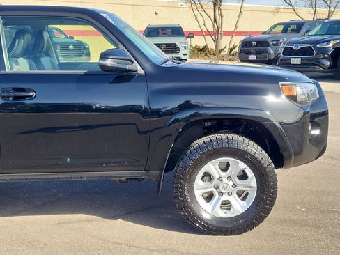 Used 2018 Toyota 4Runner SR5 Premium image 7