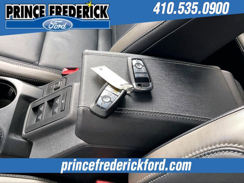 Used 2025 Ford Bronco Outer Banks image 10