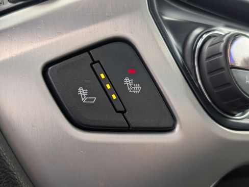 Used 2018 GMC Sierra 1500 SLE w/ SLE Value Package image 4