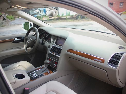 Used 2015 Audi Q7 TDI Premium Plus w/ Premium Plus Package AWD/4WD image 39