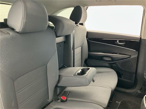 Used 2020 Kia Sorento AWD V6 image 27