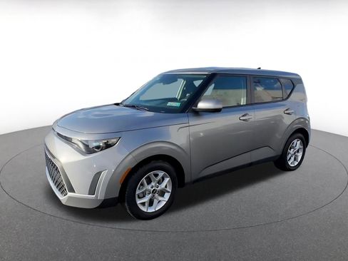 Used 2025 Kia Soul LX w/ LX Technology Package image 6