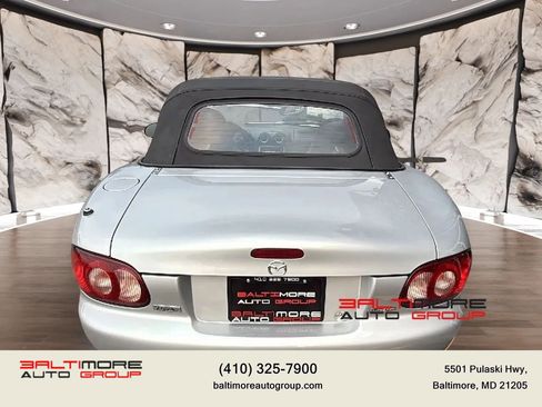 Used 2004 MAZDA MX-5 Miata w/ Cloth Azure Blue Pkg RWD image 5