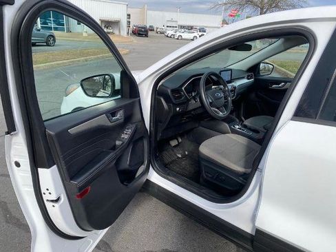 Certified 2021 Ford Escape SE image 10