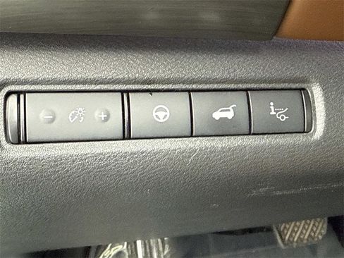 Certified 2022 Nissan Pathfinder Platinum w/ Cargo Package image 19