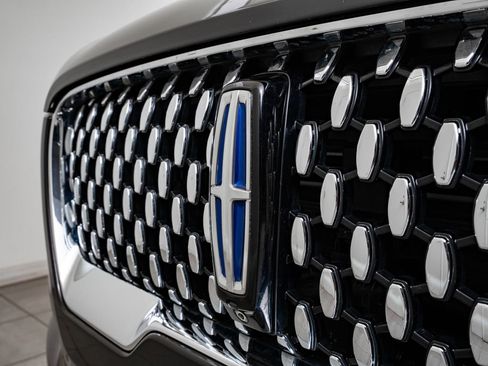 Used 2020 Lincoln Aviator Black Label Grand Touring AWD/4WD image 3