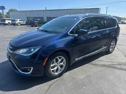Used 2018 Chrysler Pacifica Touring-L Plus w/ Tire & Wheel Group