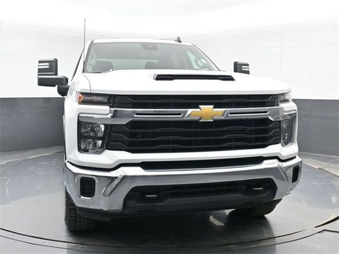 Certified 2024 Chevrolet Silverado 2500 LT image 3