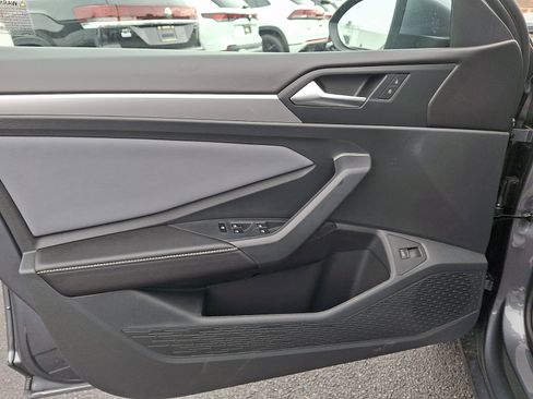 New 2026 Volkswagen Jetta SE FWD image 8