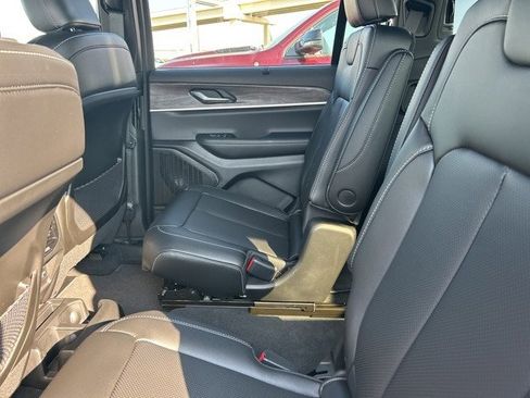 New 2025 Jeep Grand Cherokee L Limited w/ Luxury Tech Group II image 41