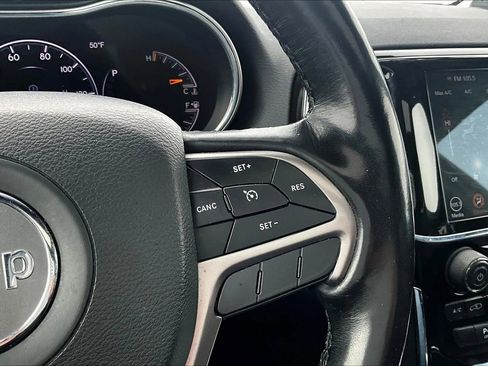 Used 2021 Jeep Grand Cherokee Laredo X AWD/4WD image 18