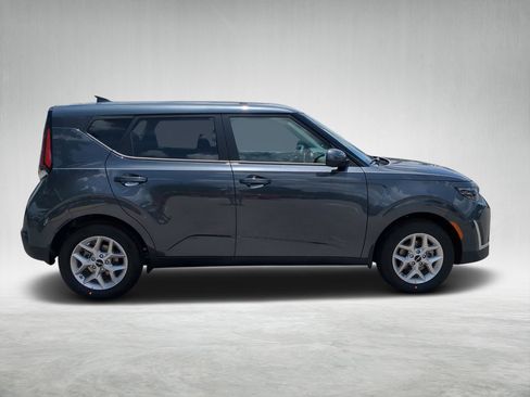 New 2025 Kia Soul LX image 2
