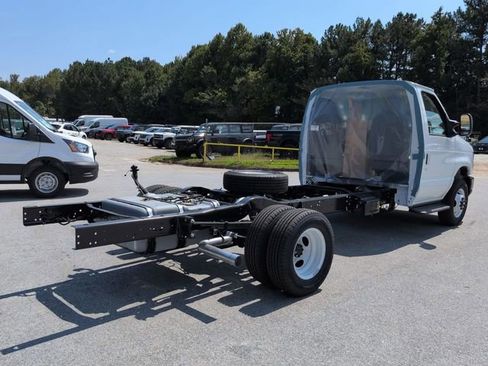 New 2026 Ford E-450 and Econoline 450 Super Duty w/ Ambulance Prep Package image 4