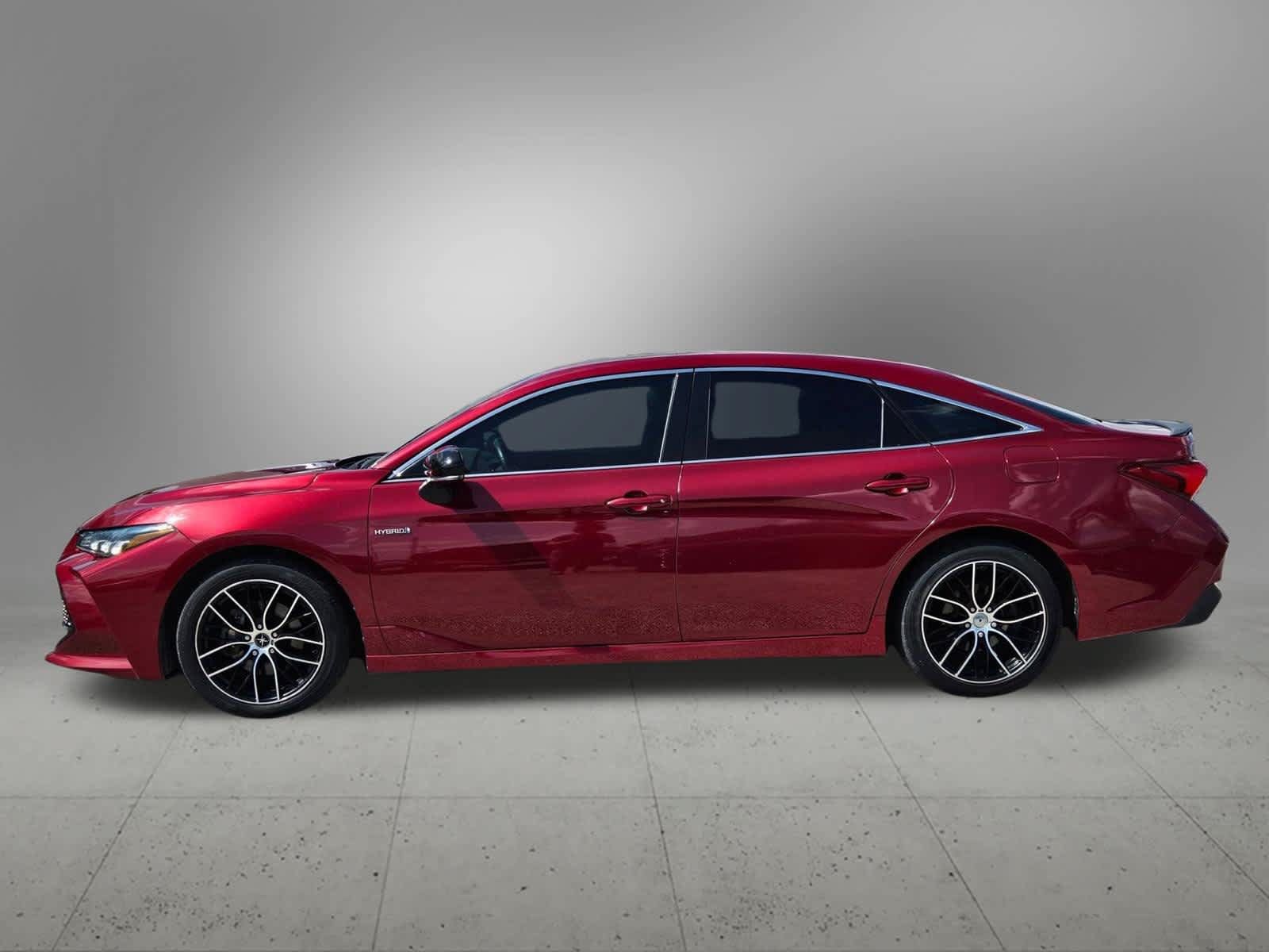 Used 2019 Toyota Avalon XSE FWD image 3