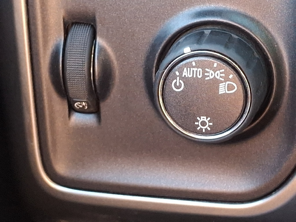 Used 2019 Chevrolet Silverado 1500 LT AWD/4WD image 23