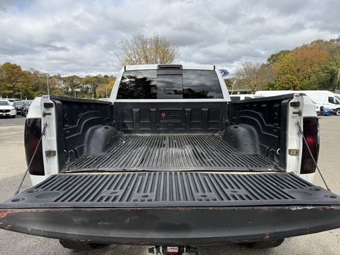 Used 2017 RAM 2500 SLT image 9