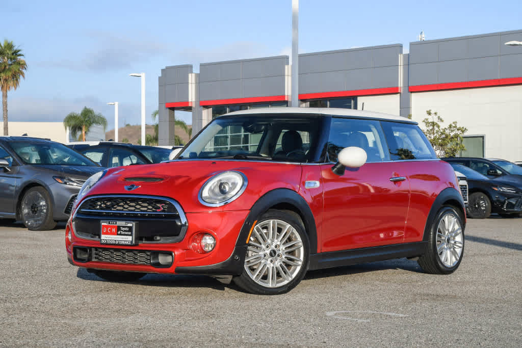 Used 2018 MINI Cooper S FWD image 1