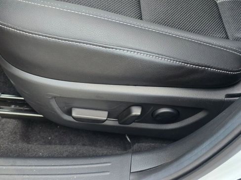 Certified 2025 MAZDA CX-50 2.5 Hybrid w/ Preferred Pkg image 24