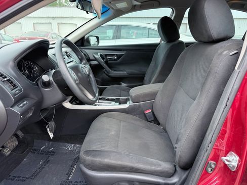 Used 2014 Nissan Altima 2.5 S FWD image 2