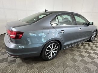 Used 2017 Volkswagen Jetta SE FWD video 2