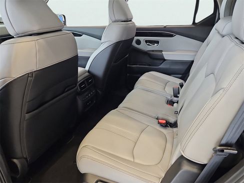 New 2025 Honda Pilot Touring image 22