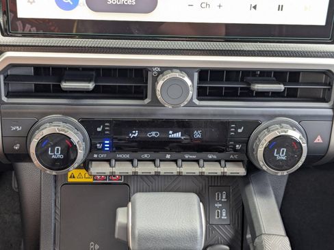 New 2026 Toyota 4Runner Limited AWD/4WD image 15