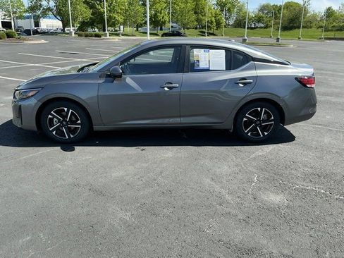 Used 2025 Nissan Sentra SV FWD image 8