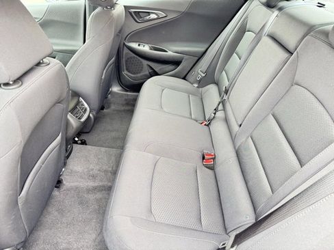 Used 2017 Chevrolet Malibu LT w/ Driver Confidence Package image 6