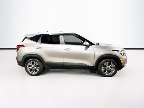 Used 2024 Kia Seltos LX AWD/4WD image 8