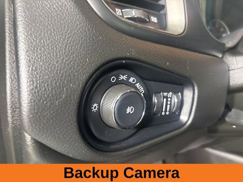 Used 2022 Jeep Renegade Limited w/ Sun, Sound & Wheels Group AWD/4WD image 12