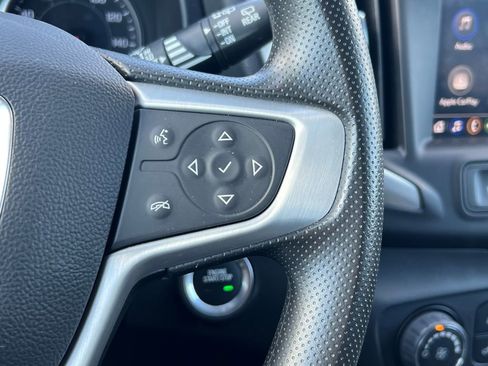 Used 2024 GMC Terrain SLE image 19