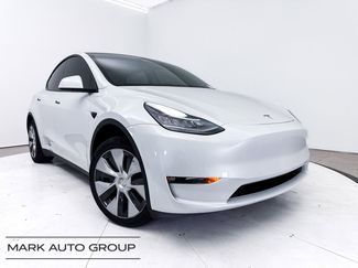 Used 2022 Tesla Model Y Long Range video 1