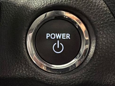 Certified 2025 Toyota RAV4 XLE AWD/4WD image 30