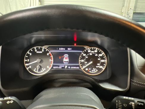 Used 2025 Nissan Rogue SV FWD image 22