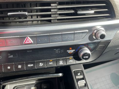 Used 2022 Kia Telluride EX w/ EX Premium Package image 23