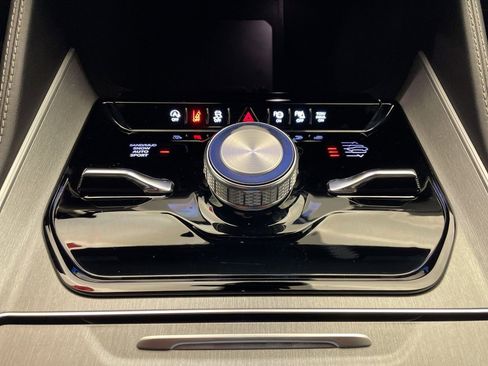 New 2025 Jeep Wagoneer Series II image 9