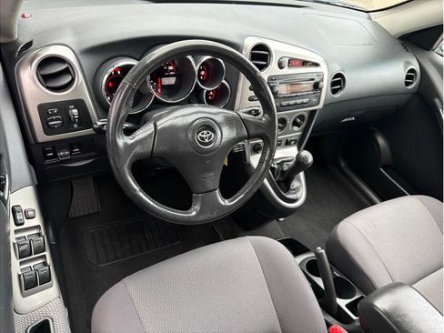 Used 2005 Toyota Matrix XR image 2