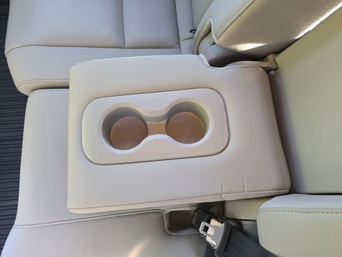 Used 2019 Honda Pilot Touring image 15