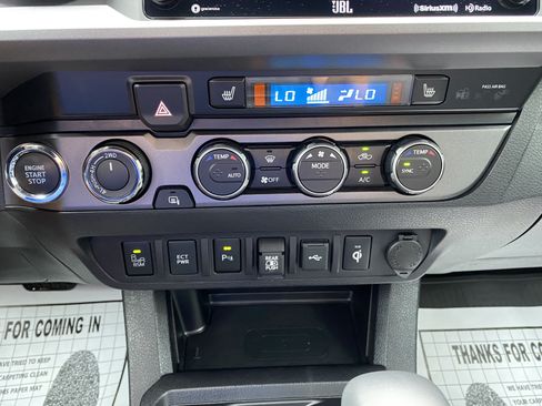 Used 2023 Toyota Tacoma TRD Off-Road w/ TRD Premium Off Road Package AWD/4WD image 29