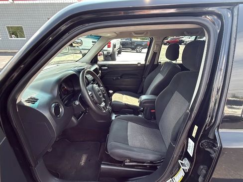 Used 2014 Jeep Patriot Sport image 10