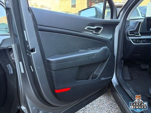 Certified 2025 Kia Sportage LX image 14