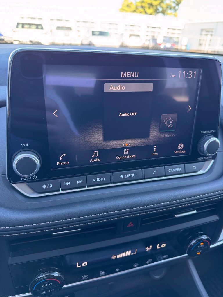 Used 2024 Nissan Rogue SV AWD/4WD image 19
