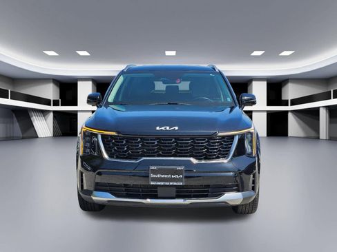 Certified 2024 Kia Sorento S FWD image 9