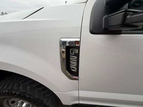 Used 2020 Ford F250 XL w/ Power Equipment Group image 9