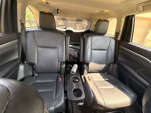 Used 2018 Toyota Highlander Limited Platinum AWD/4WD image 5