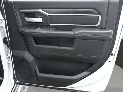 Used 2024 RAM 3500 Big Horn image 16